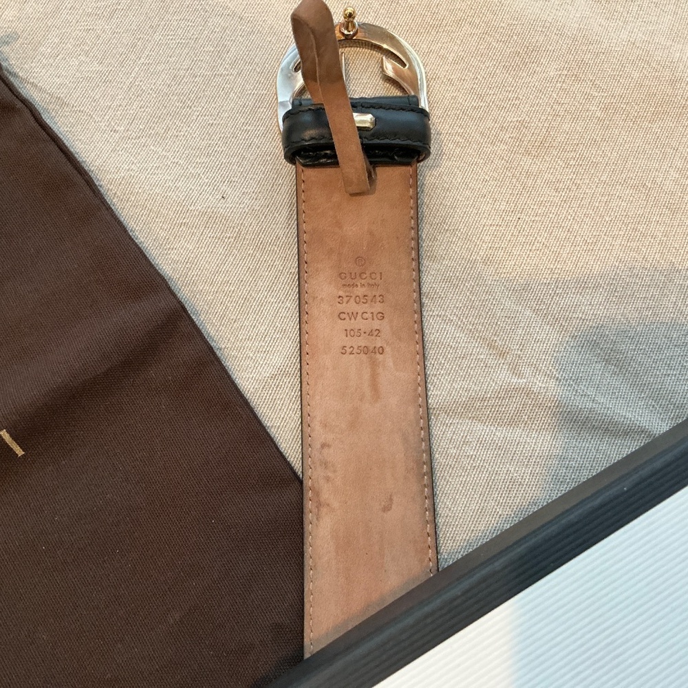 Vintage Gucci women’s black leather monogrammed belt - Picture 3 of 6